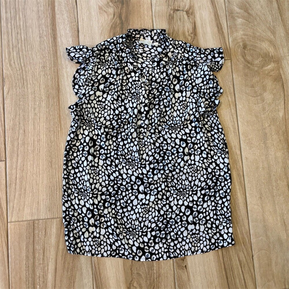 Violet + Claire Blouse Womens Size M Black White Gray Animal Print Flutter